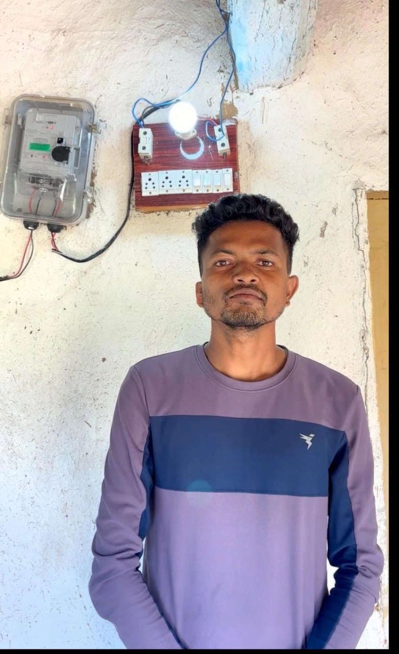 Sambalpur Village Electricity: आजादी के 75 साल बाद सम्बलपुर गांव में पहुंची बिजली, मुख्यमंत्री मजराटोला योजना से बदली तस्वीर
