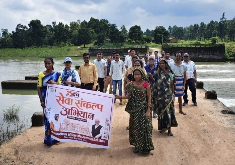 रानीझाप एनीकट में जल संरक्षण के लिए स्वच्छता अभियान आयोजित