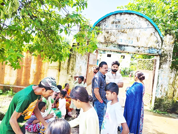 बाढ़ के कहर के बीच मैदान में उतरे वकील: राहत सामग्री के साथ 24 घंटे कानूनी मदद का दिया भरोसा