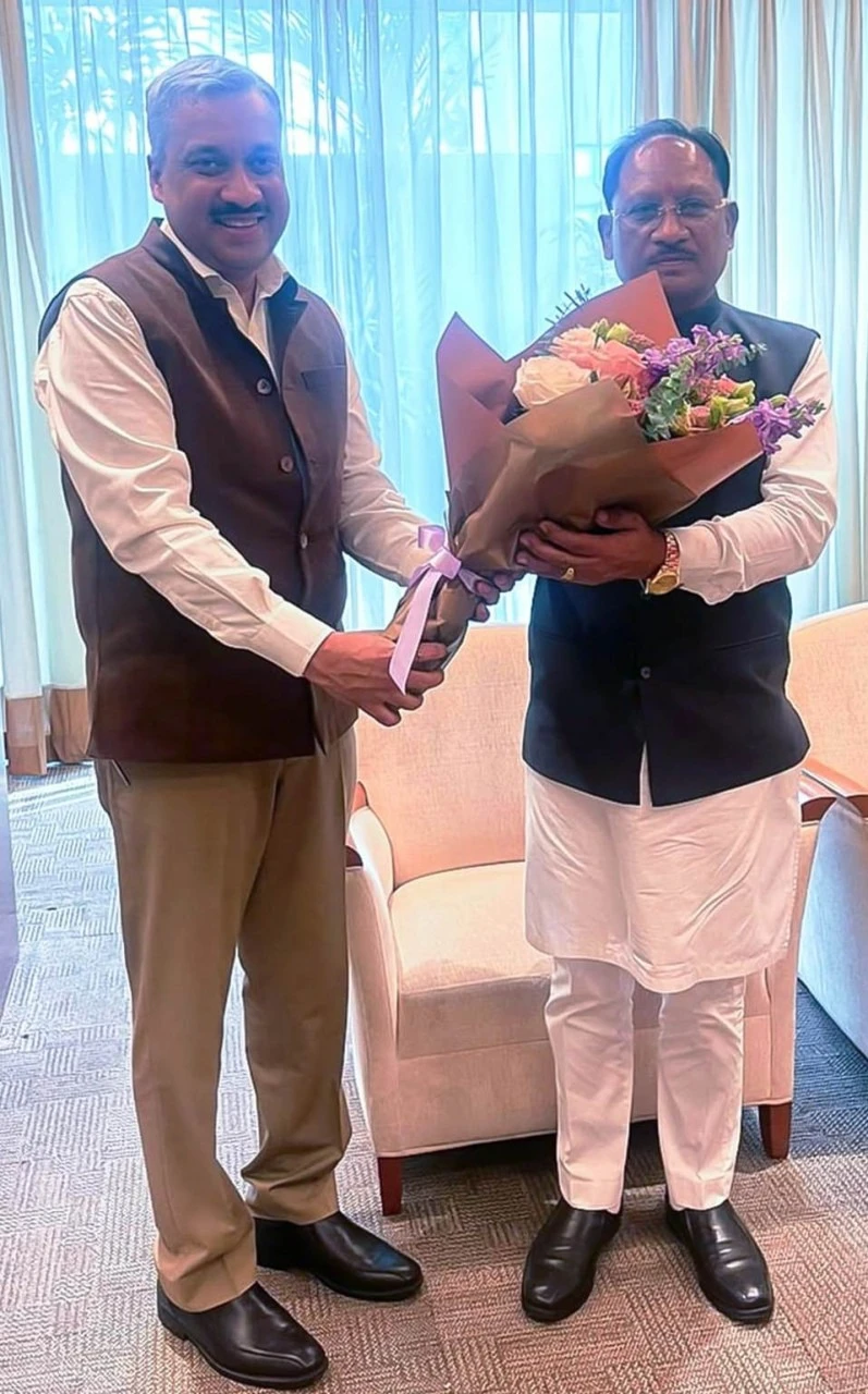 छत्तीसगढ़ में वैश्विक निवेश को पंख लगाने सिंगापुर पहुंचे मुख्यमंत्री विष्णु देव साय