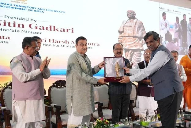 विश्वस्तरीय मानकों और सुरक्षा पर केंद्रित हो राजमार्ग विकास: गडकरी