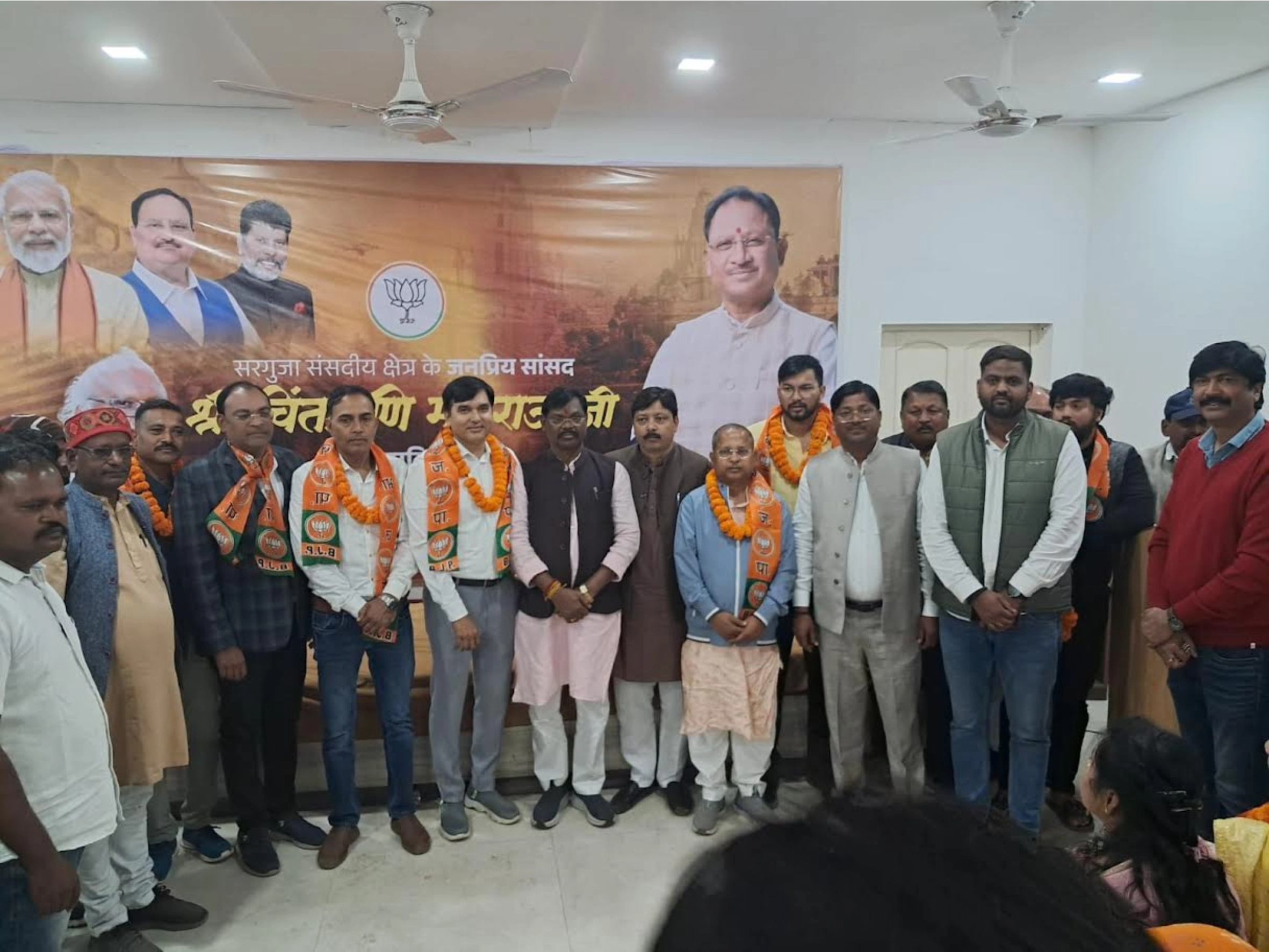 कांग्रेस के वरिष्ठ नेता विजय सोनी और सूर्य प्रकाश साहू ने किया भाजपा में प्रवेश, समर्थकों के साथ लिया संकल्प