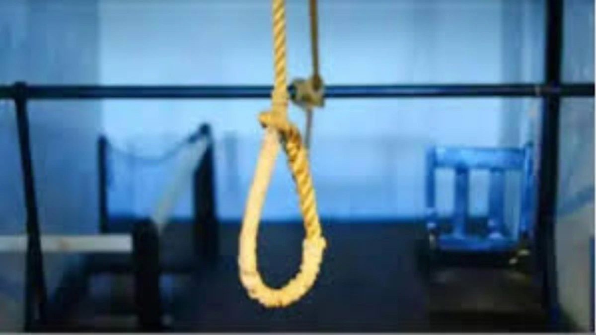 12 वर्षीय मासूम ने फांसी लगाकर दी जान, स्कूल जाने की बात पर हुआ था नाराज