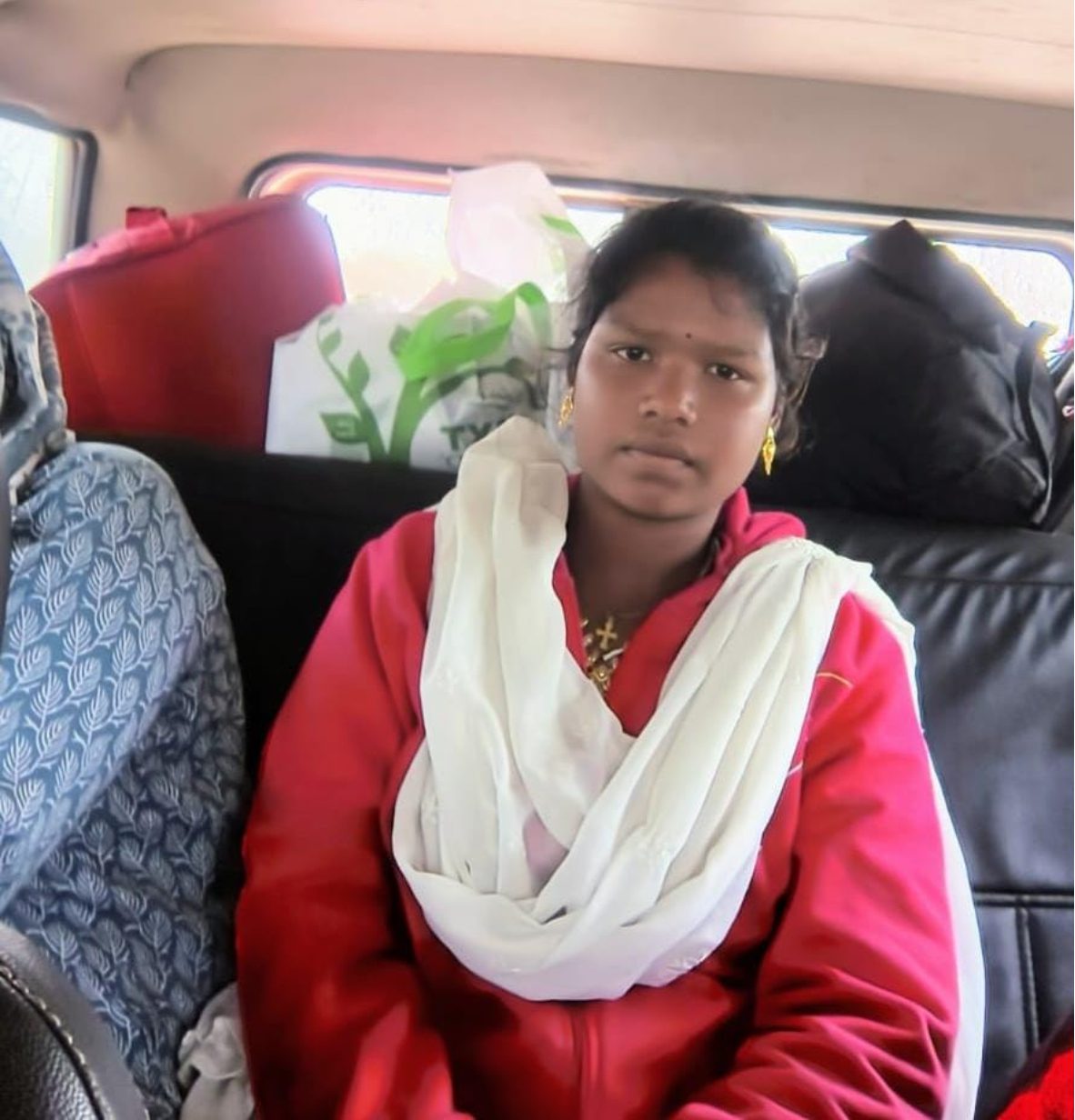रेलवे स्टेशन पर नाबालिक बेटी व छह माह की बच्ची को लावारिस छोड़ भागी मां, जशपुर पुलिस ने तमिलनाडु से किया गिरफ्तार