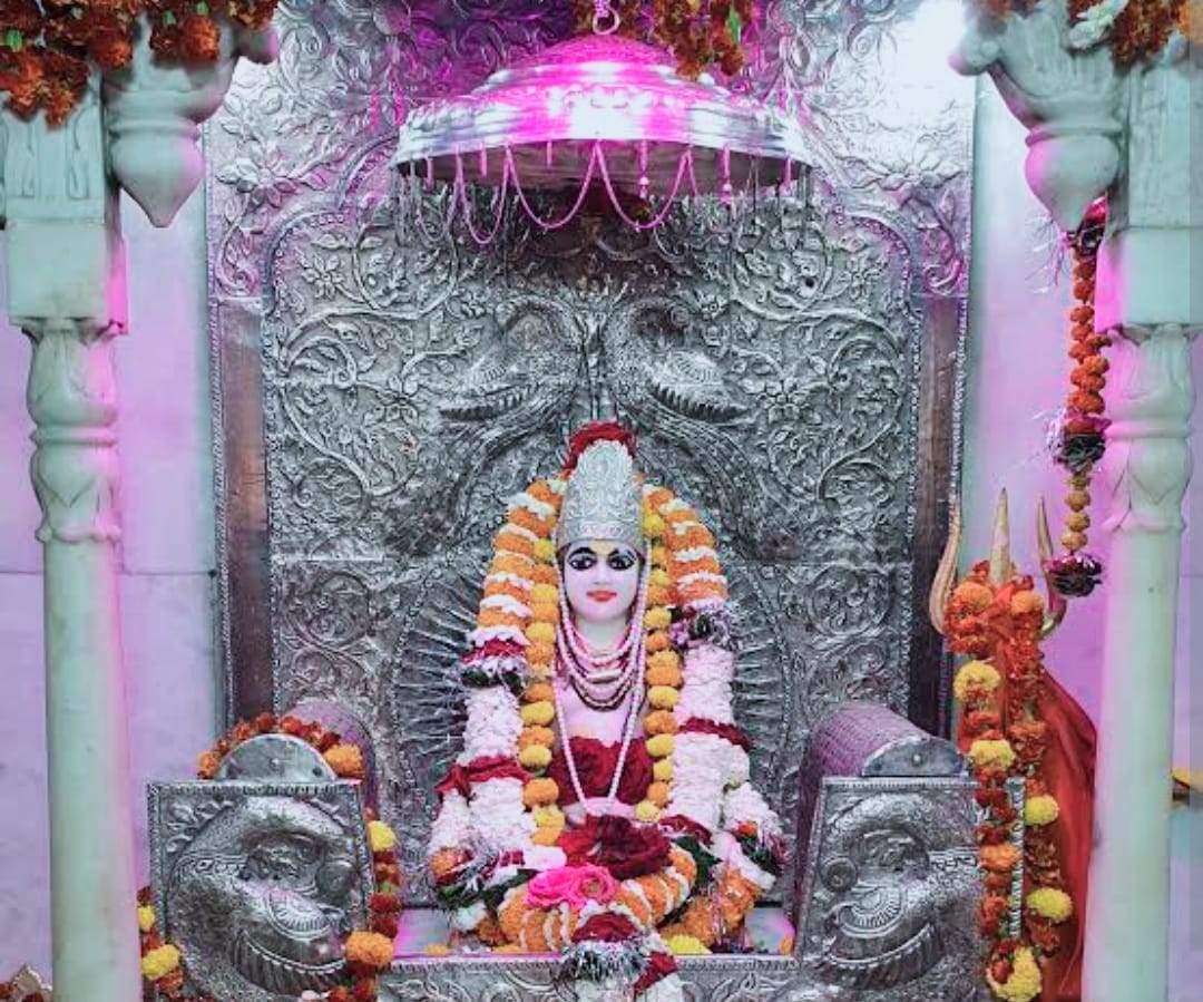विधायक रिकेश सेन ने बाबा बालकनाथजी मंदिर में 80 लाख की लागत से सामुदायिक भवन और डोम शेड बनाने की घोषणा की