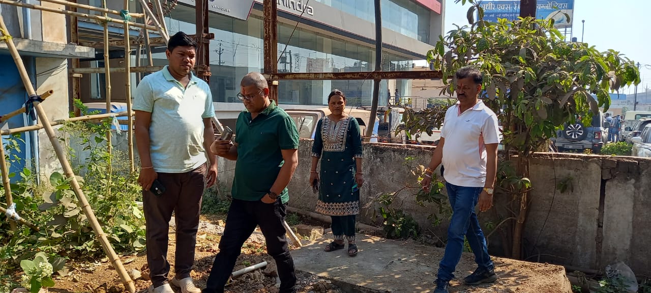 आयुक्त ने किया शासकीय लाल बहादुर शास्त्री अस्पताल सुपेला का औचक निरीक्षण, सफाई और सुविधाओं में सुधार के दिए निर्देश