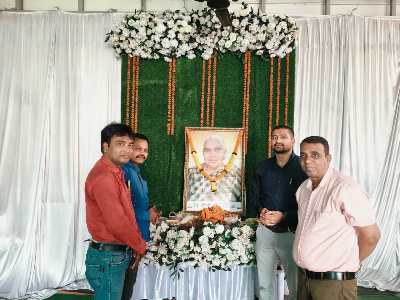 दुर्ग ग्रामीण विधायक ललित चंद्राकर को मातृशोक, पत्रकारों ने दी श्रद्धांजलि