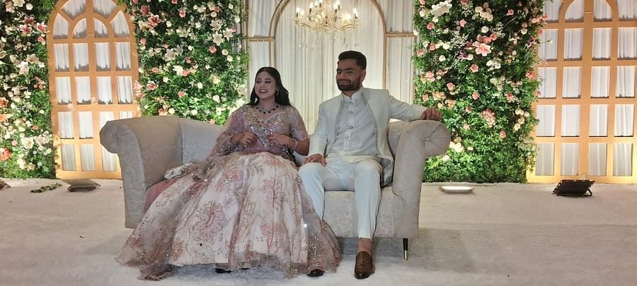 टीम इंडिया के क्रिकेटर रिंकू सिंह और सपा सांसद प्रिया सरोज ने की सगाई, सेंट्रम होटल में राजनीति और खेल जगत की हस्तियां रहीं मौजूद