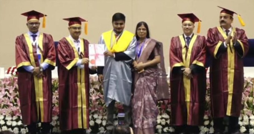 छत्तीसगढ़ के पद्मेश जैन को राष्ट्रीय दीक्षांत समारोह में स्वर्ण पदक