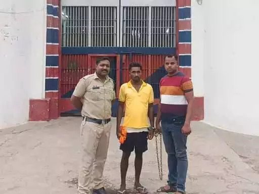 स्कूटी सवार युवती से छेड़छाड़, फ्लाइंग किस का वीडियो वायरल, आरोपी गिरफ्तार