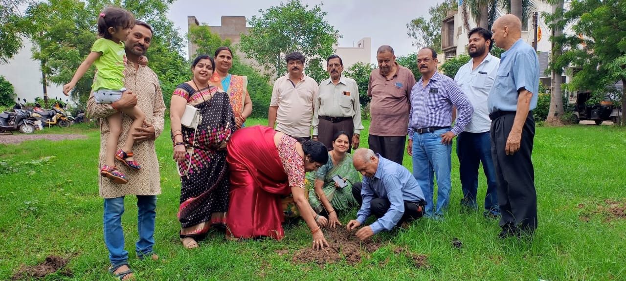 समग्र ब्राह्मण परिषद् का "प्रकृति ‌श्रृंगार" अभियान- अमलेश्वर में फलदार पौधों का रोपण किया
