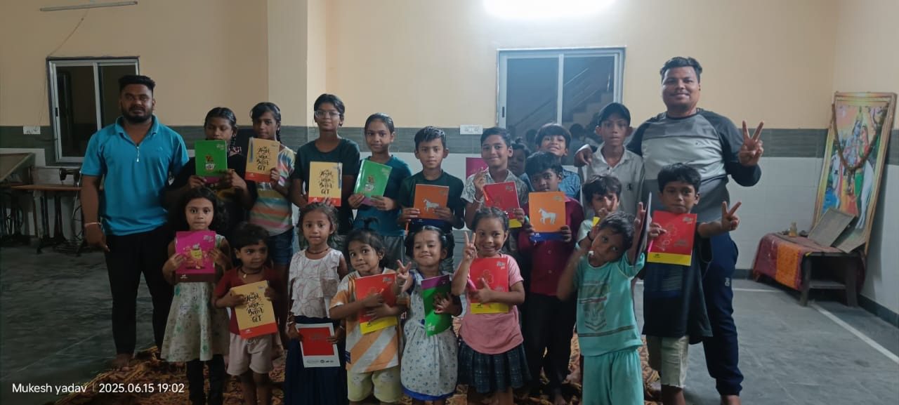 रायपुर में बच्चों संग मनाया गया रमेश यदु का जन्मदिन, पुस्तक-कॉपी और कलम भेंट कर मनाई खुशियाँ