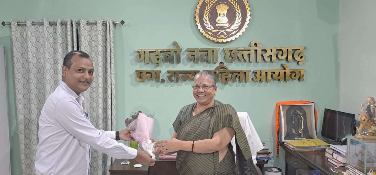 छत्तीसगढ़ राज्य महिला आयोग को मिला नया सचिव, रमेश साहू ने संभाला पदभार