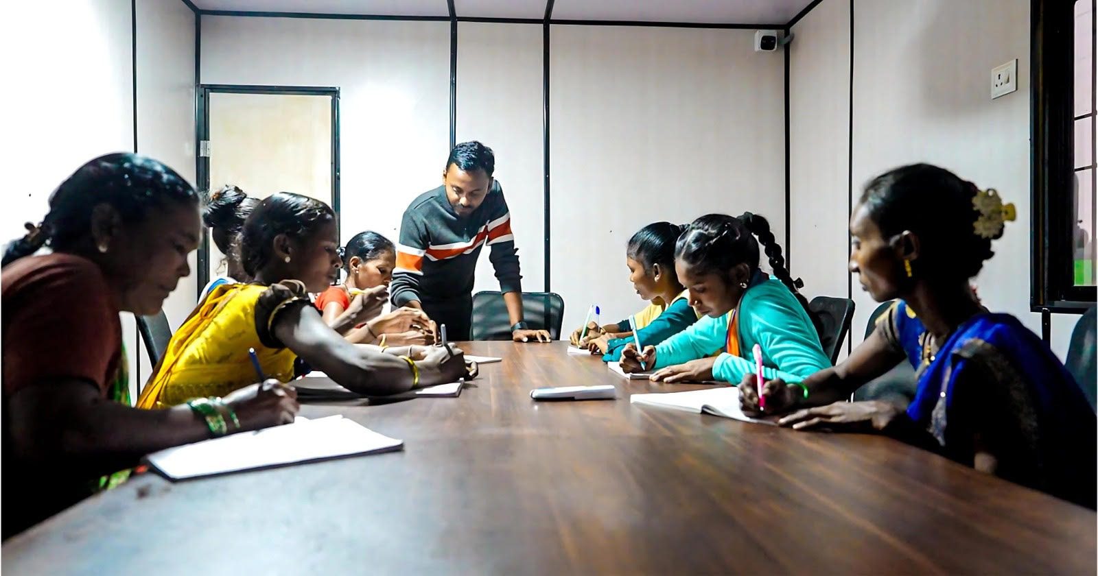 नीतू जोशी व मिआम चैरिटेबल ट्रस्ट: महाराष्ट्र की आदिवासी महिलाओं के जीवन में ला रहे बदलाव