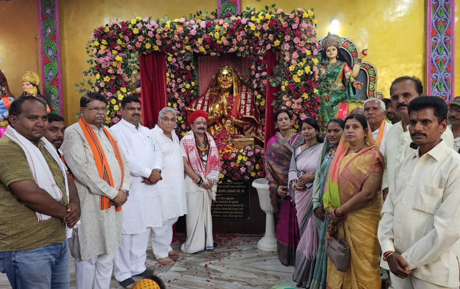 उरला के दुर्गा काली मंदिर में गुरुमाता रागिनी देवी की प्रतिमा स्थापित, जनसेवा को मिली चिरस्थायी पहचान