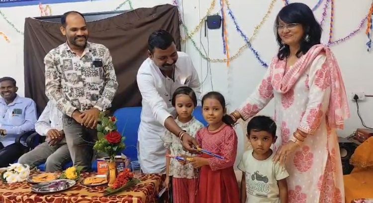 पाऊवारा आत्मानंद स्कूल में आखिरकार बजी घंटी, बच्चों का भव्य स्वागत