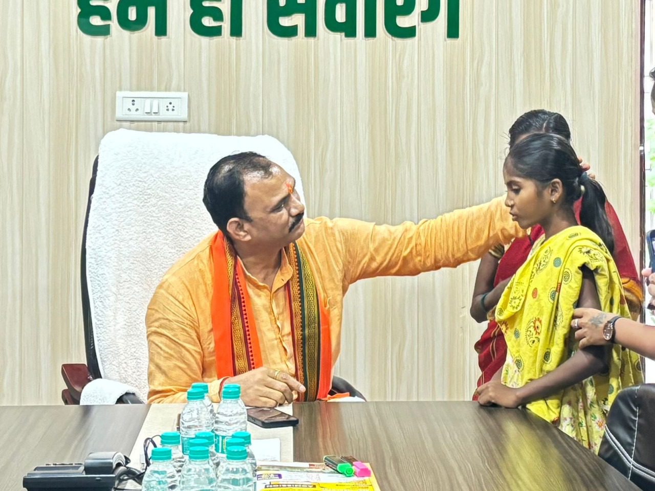 'पापा, मैं ठीक हो जाऊंगी ना?' मासूम शांभवी को मिला नया जीवन, स्वास्थ्य मंत्री ने दिया मुफ्त इलाज का भरोसा