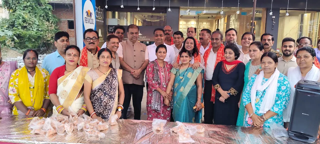 'एक दीया श्रीराम के नाम' अभियान के तहत सिंधी काउंसिल ने हजारों घरों में पहुंंचाए निःशुल्क दीये और रंगोली