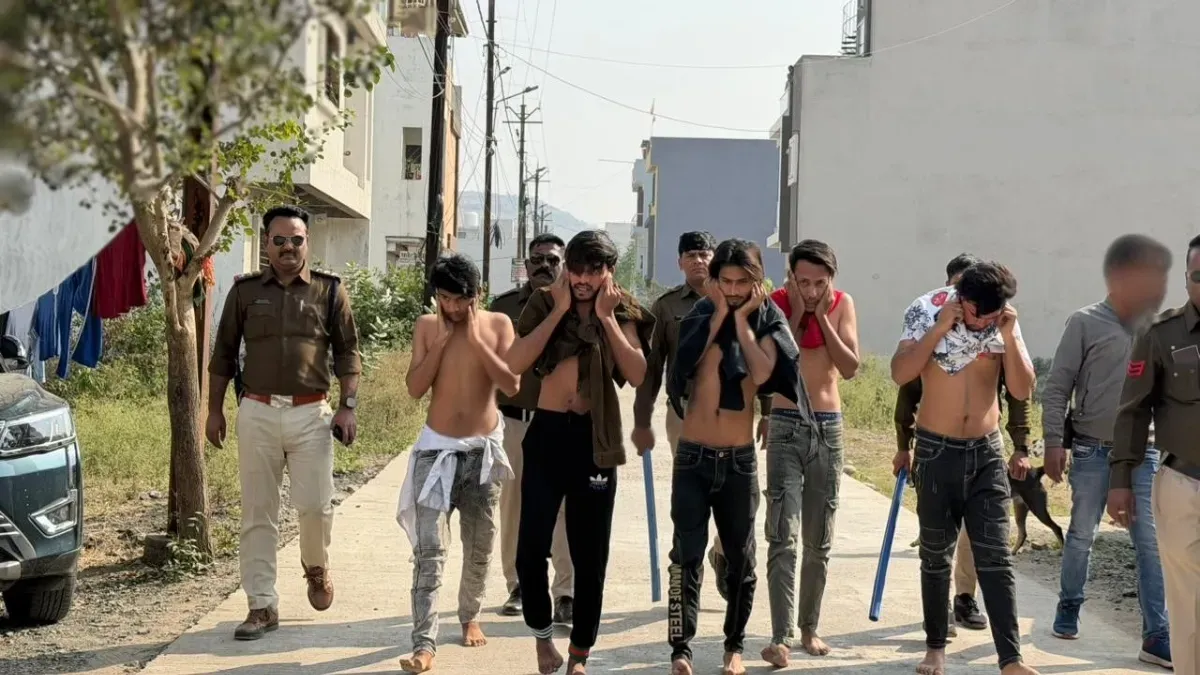 भोपाल में गुंडागर्दी पर 'खाकी' का प्रहार: तीन थाना क्षेत्रों में उपद्रवियों का जुलूस; तलवार से तोडफोड़ करने वाले छात्र और आदतन बदमाश गिरफ्तार