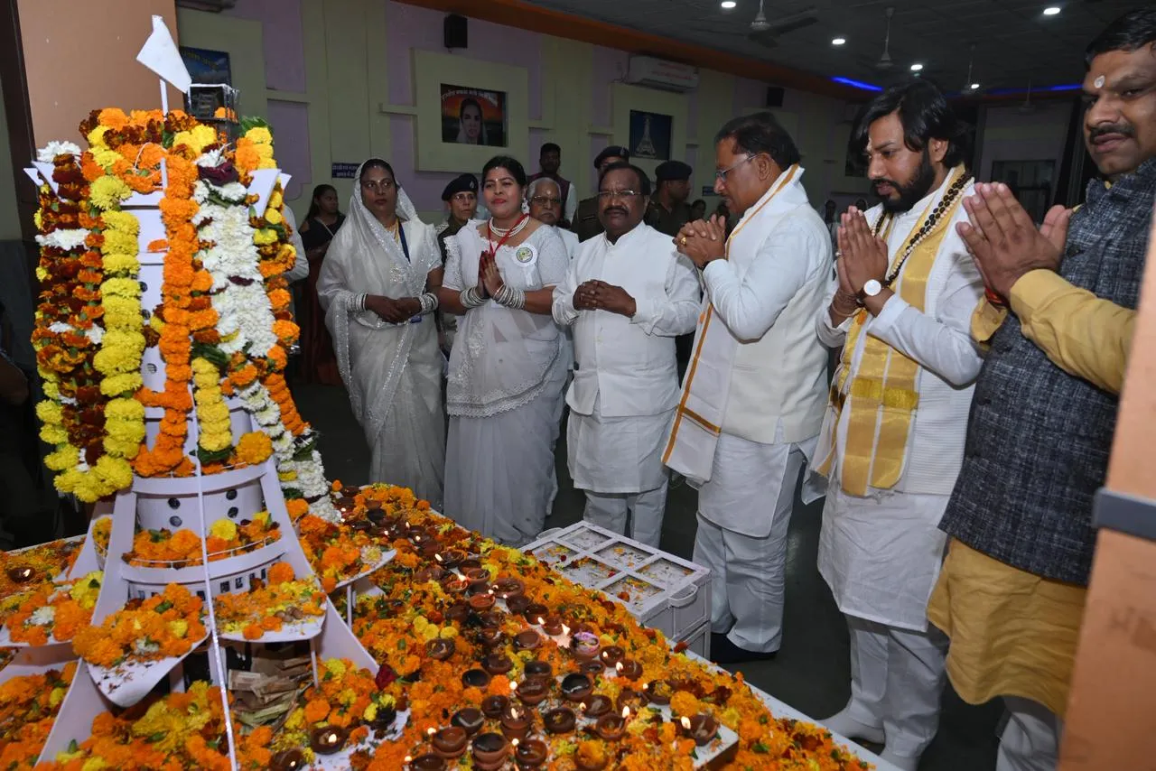 CM विष्णुदेव साय ने की घोषणाओं की बारिश; जयंती आयोजन के लिए हर साल मिलेंगे 10 लाख
