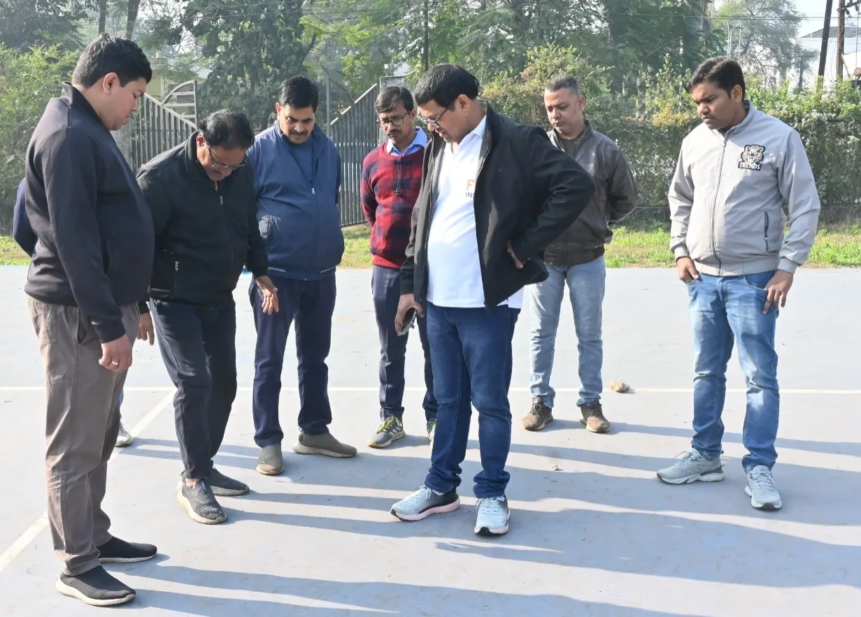निगम आयुक्त का नेहरू नगर जोन में औचक निरीक्षण