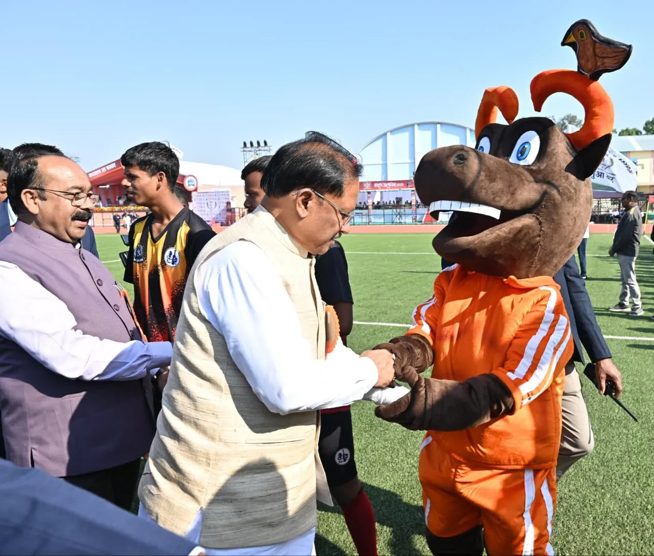 बस्तर ओलंपिक 2025: सीएम साय ने किया शुभारंभ, सुकमा के पूवर्ती और ओरछा के खिलाड़ियों ने थामी मशाल