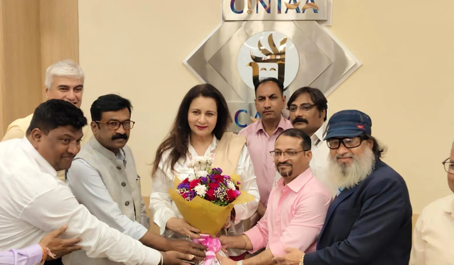 पूनम ढिल्लों ने मीडिया की ताक़त को किया सलाम