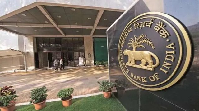 1 अप्रैल 2026 से बदलेंगे बैंकों के नियम, अब जोखिम के आधार पर तय होगा प्रीमियम