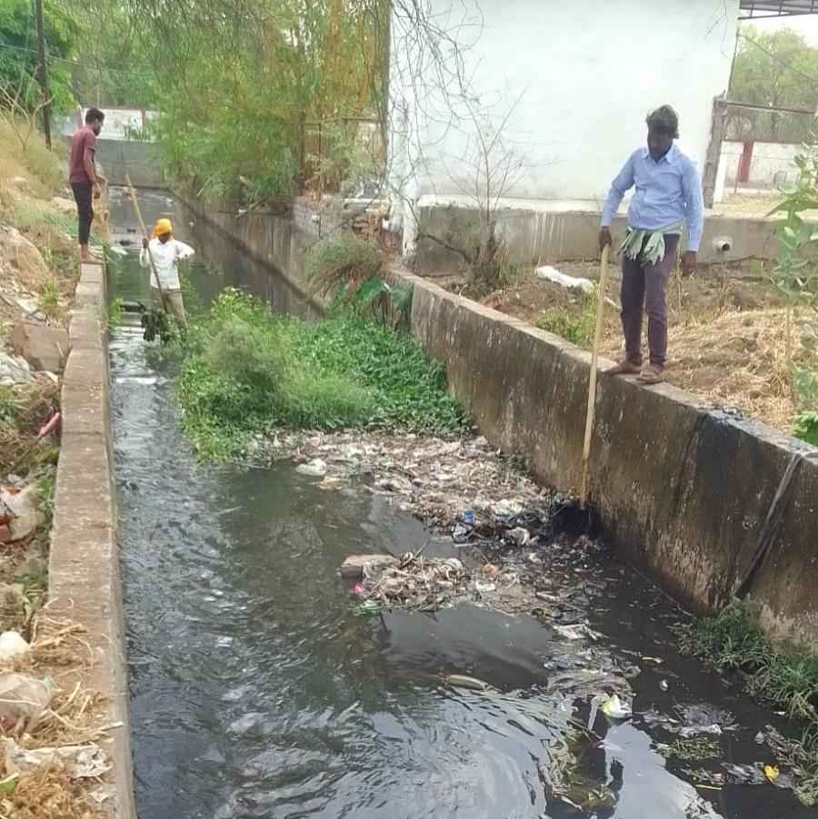 bhilai-mein-monsoon-se-pahle-nale-ki-safai-shuru
