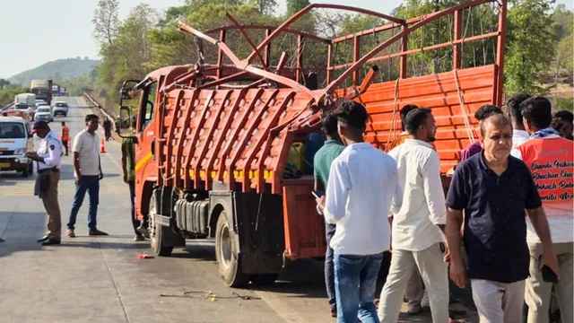 पालघर में भीषण हादसा, 13 बारातियों की मौत