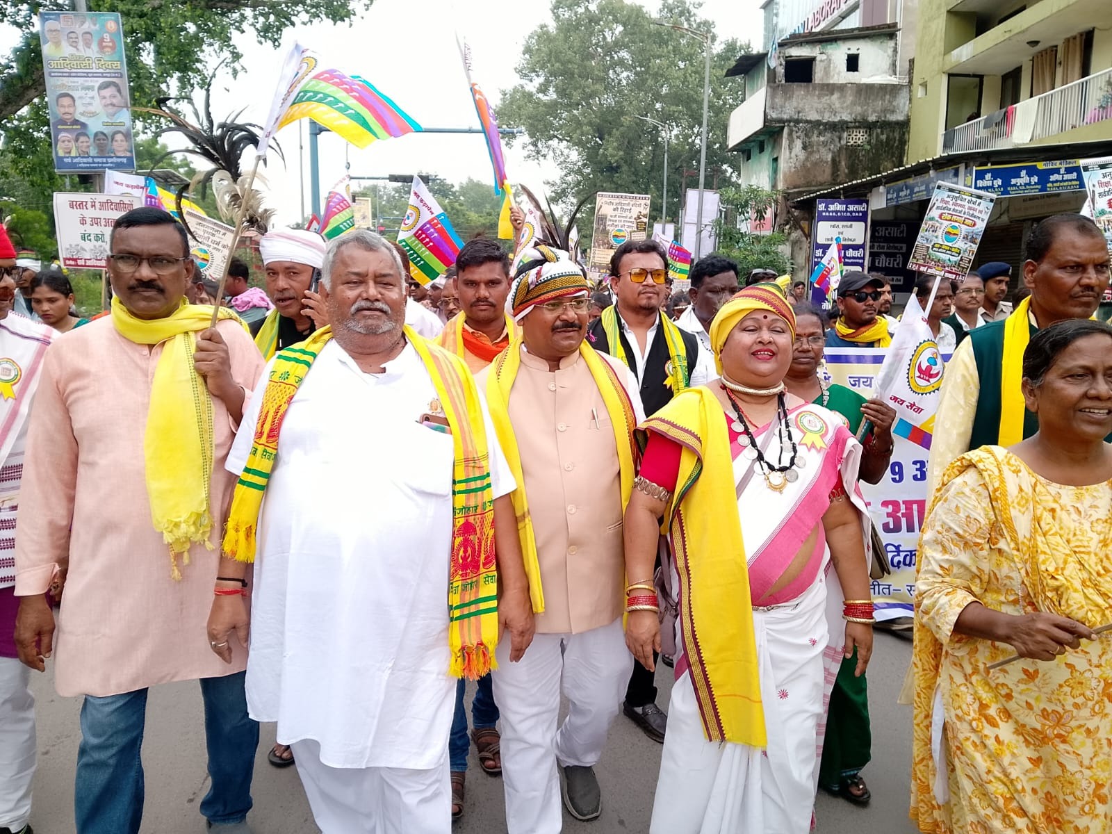 रायपुर में विश्व आदिवासी दिवस पर भव्य आयोजन: रमेश यदु ने मुख्यमंत्री के समक्ष उठाई जल-जंगल-जमीन की सुरक्षा की मांग