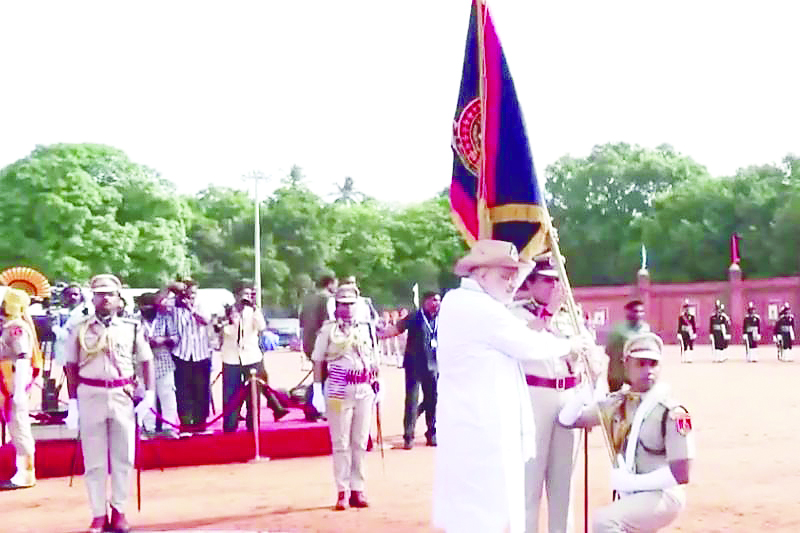अमित शाह ने पुदुचेरी पुलिस को प्रदान किया राष्ट्रपति कलर्स सम्मान