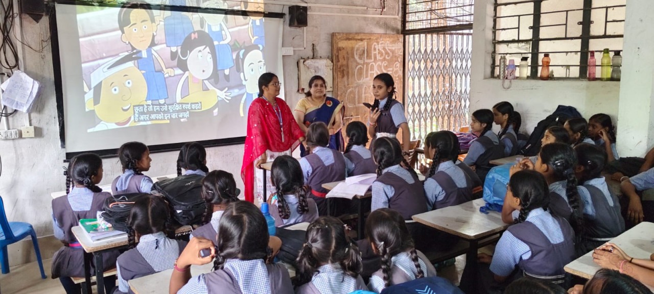 महिला एवं बाल विकास विभाग ने विद्यार्थियों को गुड टच-बैड टच और कानूनी अधिकारों के प्रति किया जागरूक