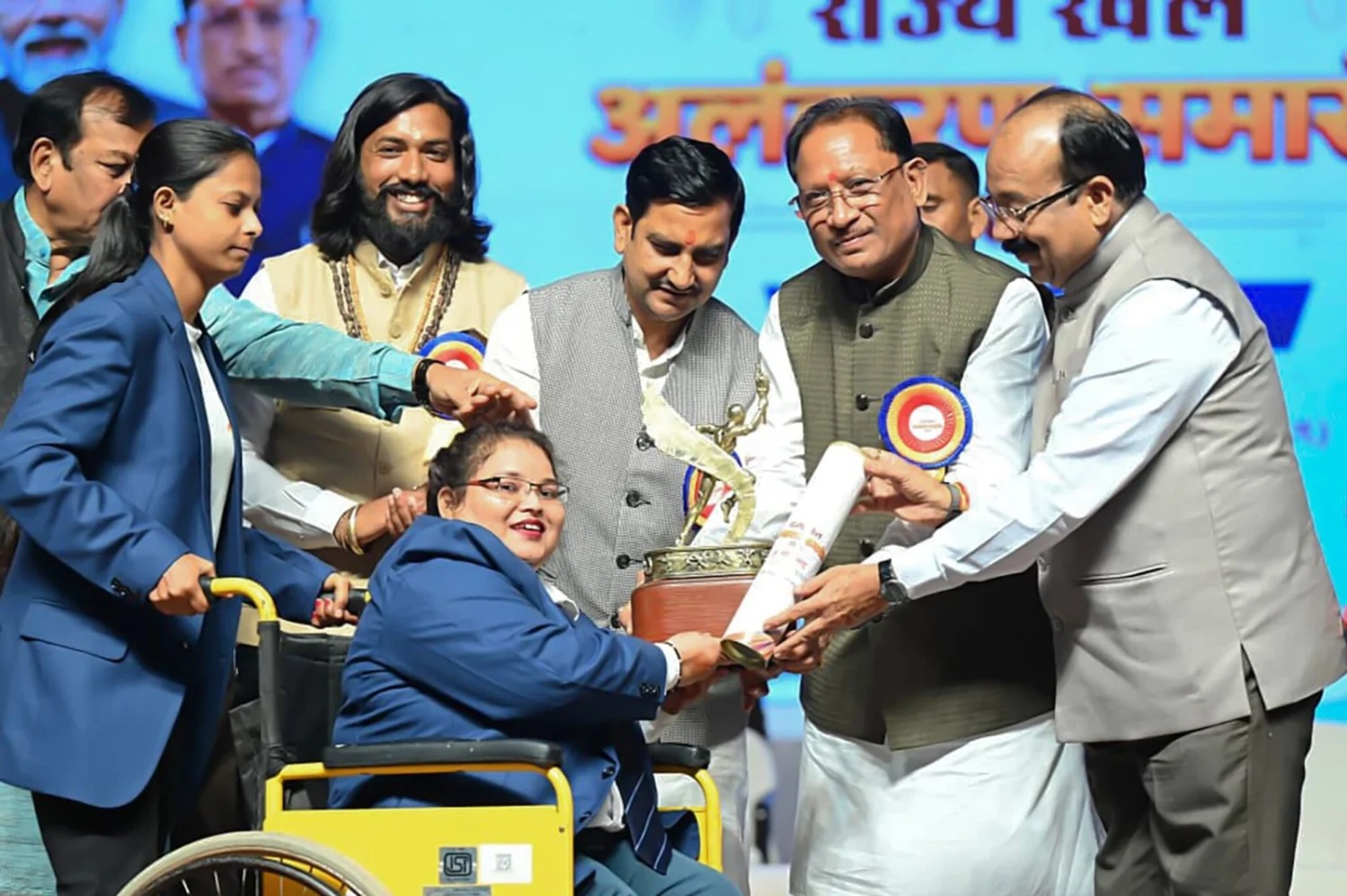 छत्तीसगढ़ के खिलाड़ियों पर हुई इनामों की बारिश: CM साय ने 666 प्रतिभाओं को बांटे 1.74 करोड़, सरकारी नौकरी का भी खुला रास्ता
