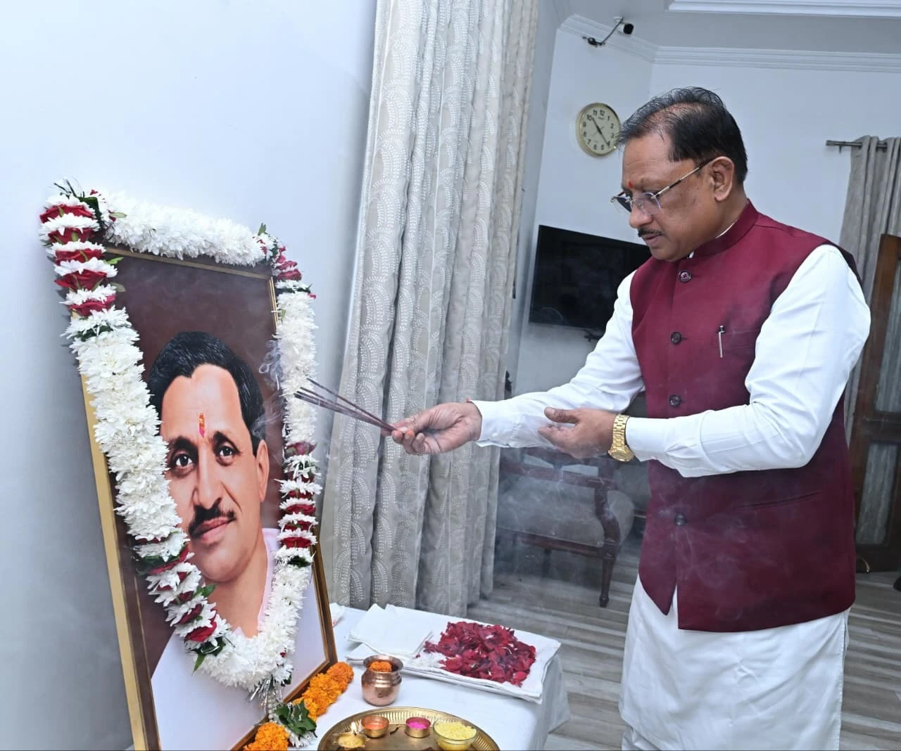 दीनदयाल उपाध्याय की जयंती पर मुख्यमंत्री ने किया नमन