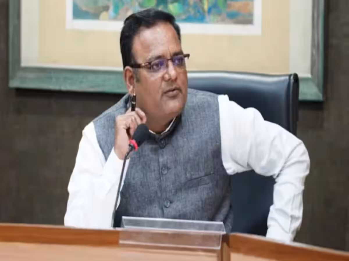 दिल्ली के मंत्री राजकुमार आनंद ने दिया मंत्री पद व आम आदमी पार्टी से इस्तीफा