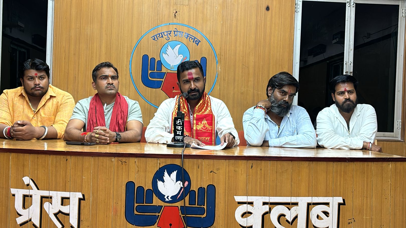 राहुल राव की अपील: गरबा में विशेष समुदाय को प्रवेश न देने की मांग, आयोजकों को सख्त निर्देश