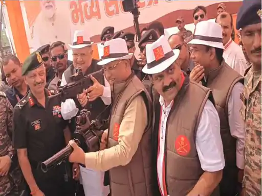 आर्मी सैन्य प्रदर्शनी एक दिन और बढ़ाई गई: CM साय ने उठाए हथियार, इंडियन आर्मी ने उड़ाया दुश्मन का हेड-क्वार्टर