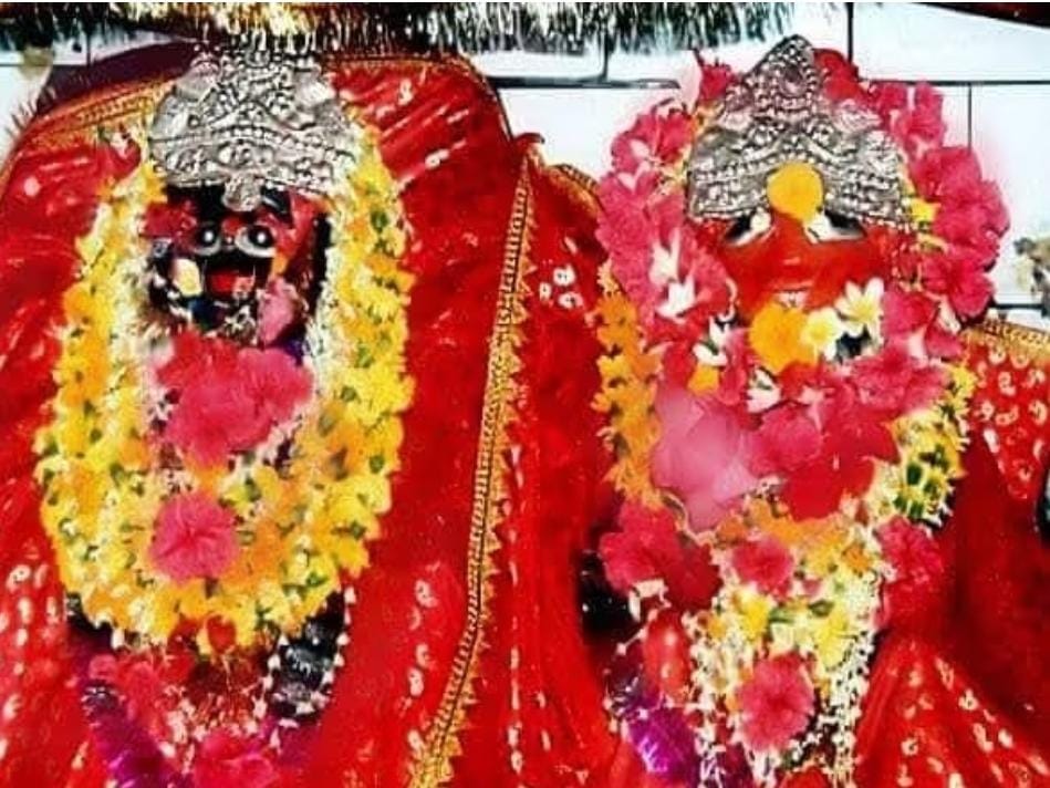 नवरात्रि के पहले दिन अम्बिकापुर के महामाया मंदिर में उमड़ी भक्तों की भीड़