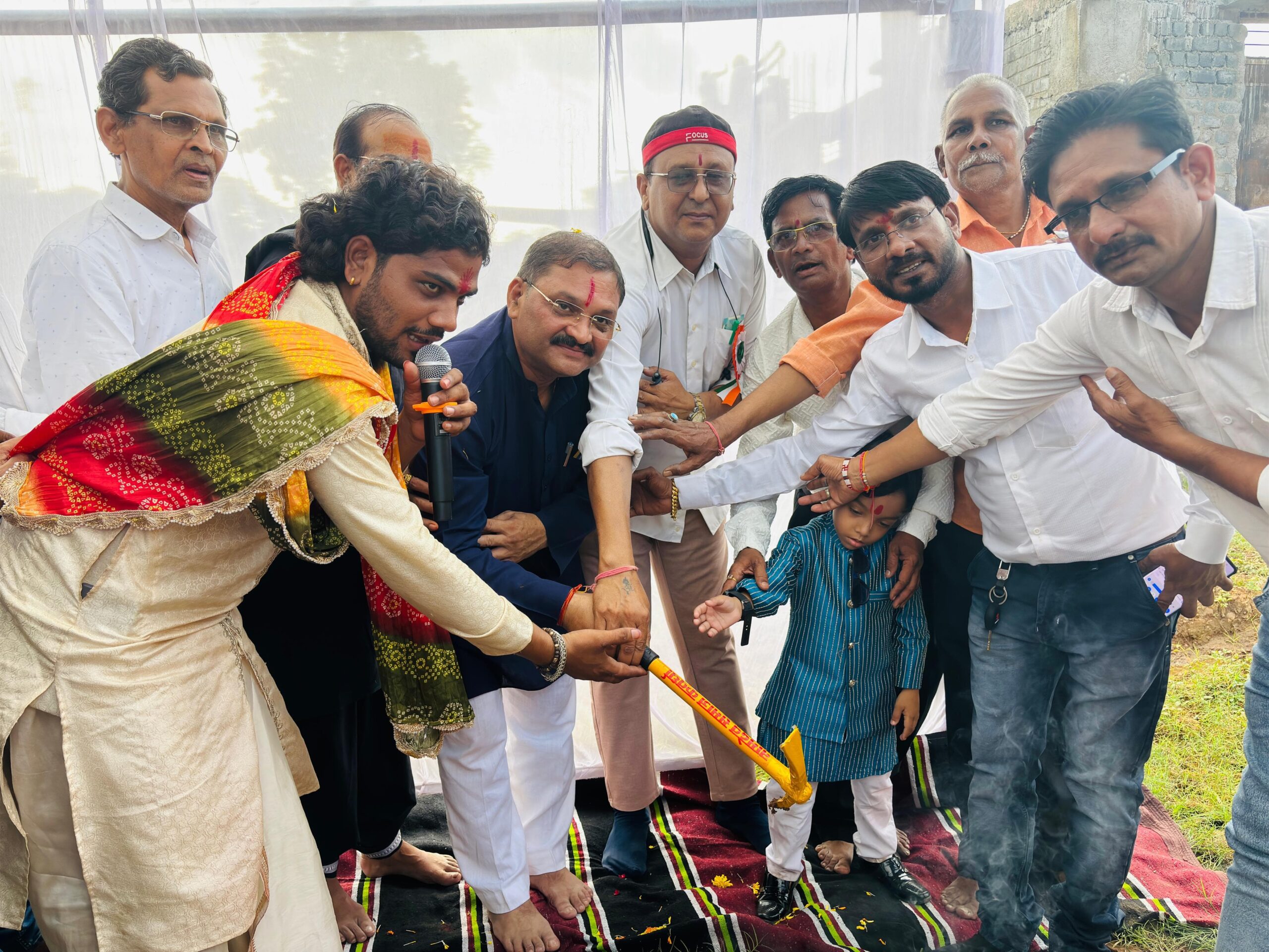 सांसद संतोष पांडेय ने नामदेव समाज के मंदिर निर्माण हेतु किया भूमिपूजन, 3 लाख की स्वीकृति