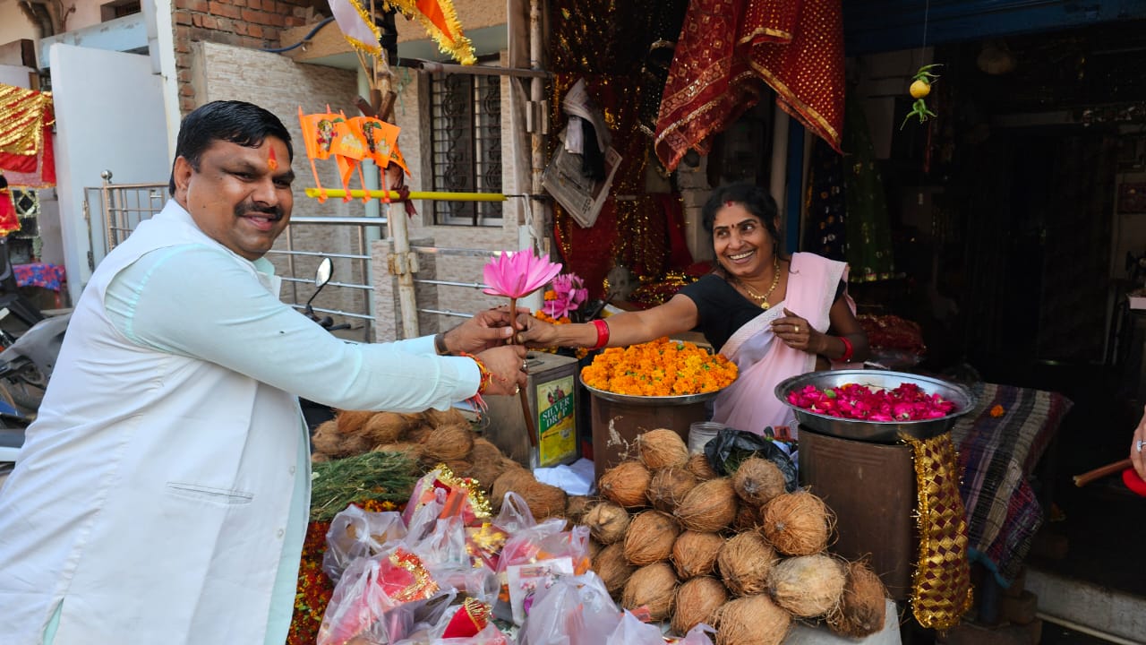 नववर्ष पर विधायक गजेन्द्र यादव ने मां चण्डिका से की सुख-समृद्धि की कामना