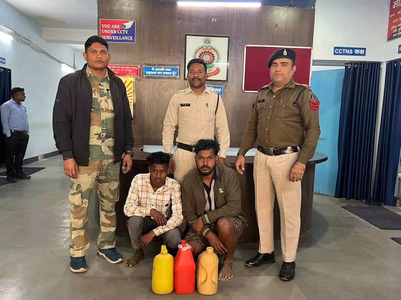 अवैध शराब के खिलाफ पुलिस की बड़ी कार्रवाई, दो जगहों पर छापेमारी