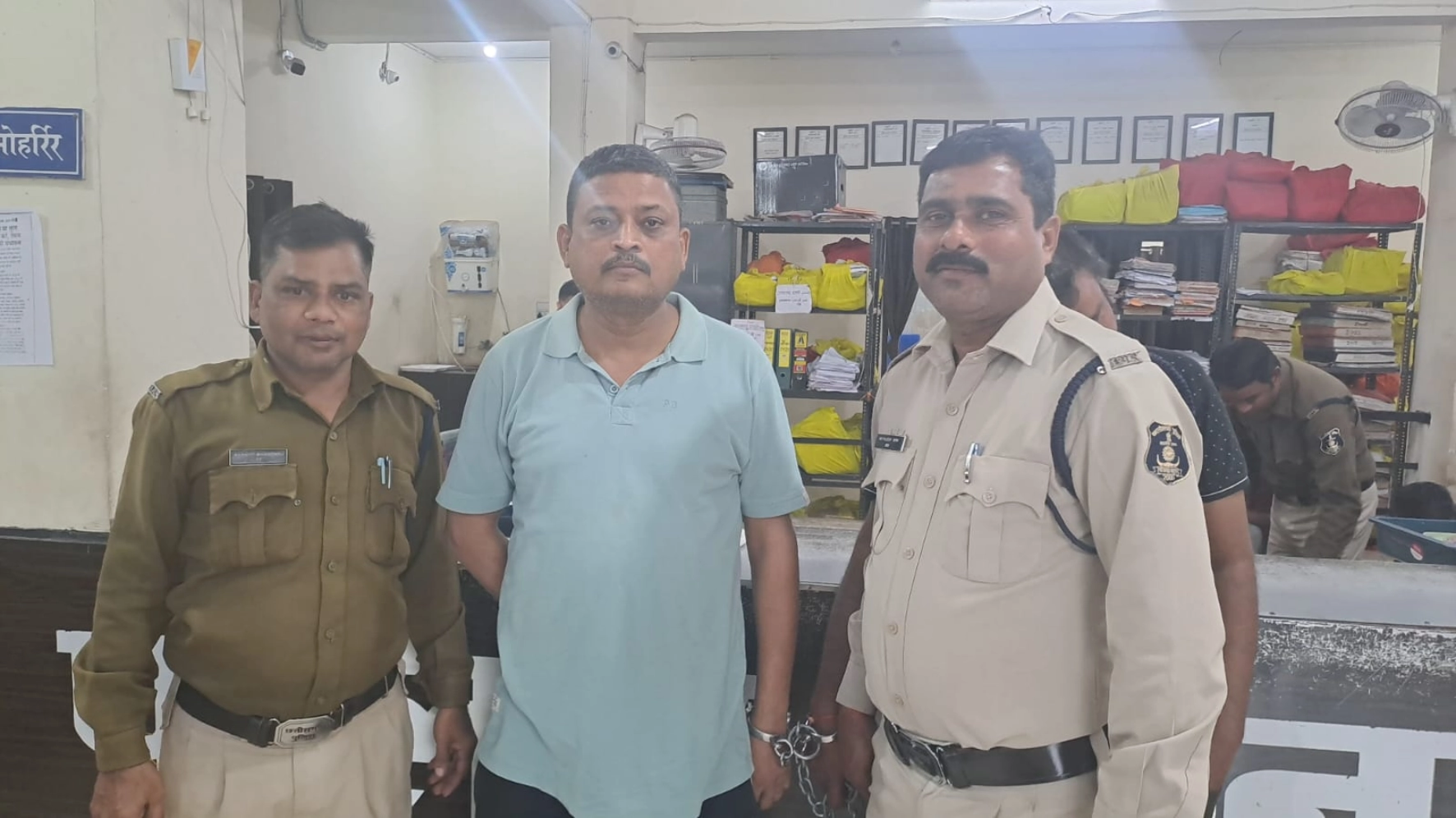 चोरी के कबाड़ के साथ आरोपी गिरफ्तार, 50,000 रुपये का सामान बरामद