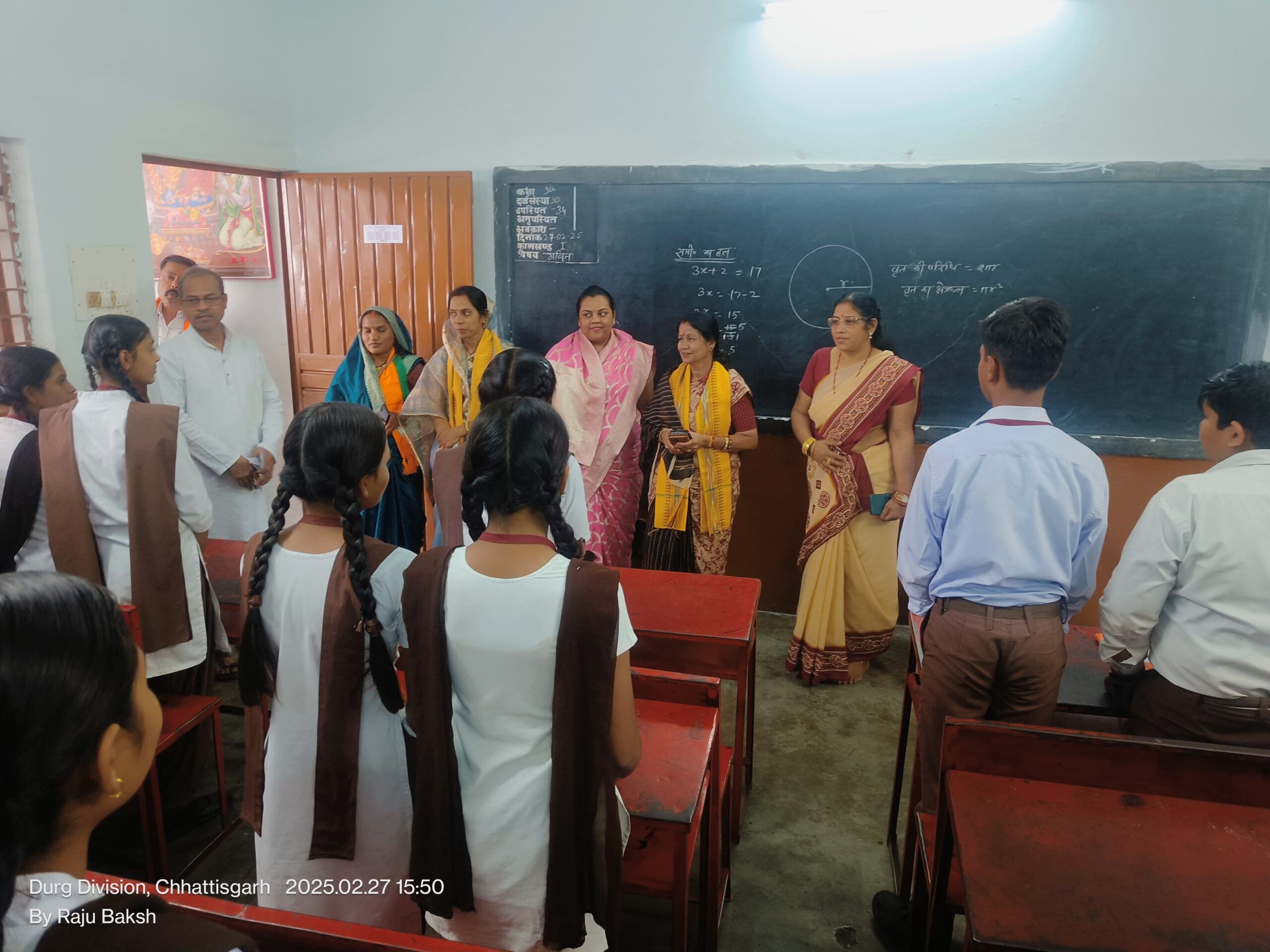 महापौर अलका बाघमार ने बच्चों से किया संवाद, पढ़ाई और स्वच्छता की अहमियत पर दी प्रेरणा