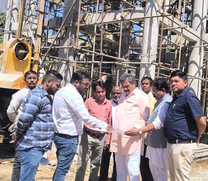 सुपेला में निर्माणाधीन पानी टंकी का निरीक्षण करने पहुंचे महापौर, गर्मी में पानी की आपूर्ति में सुधार की उम्मीद