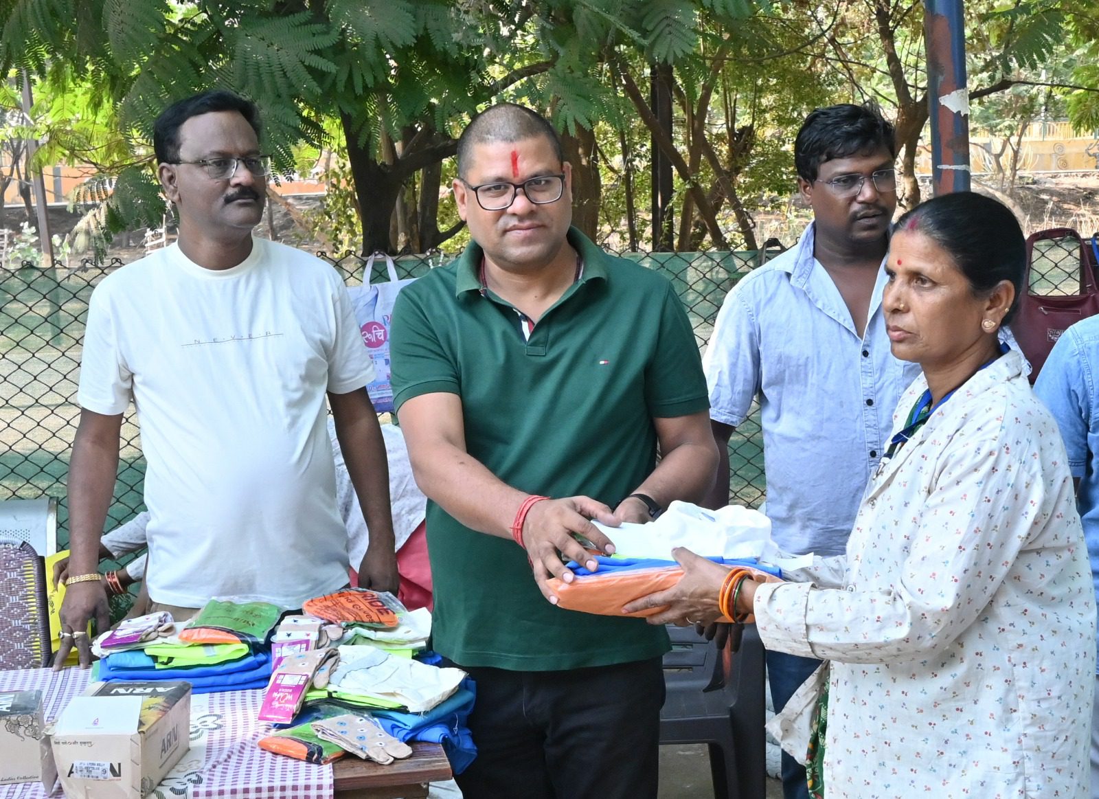 भिलाई नगर निगम ने स्वच्छता दीदीयों को दी स्वच्छता किट, स्वास्थ्य सुरक्षा के लिए कदम उठाए