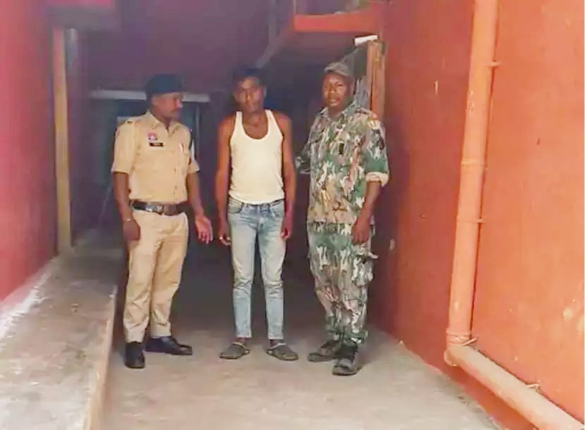 नशे में धुत युवक द्वारा पिता से झगड़ा, पुलिस ने किया गिरफ्तार