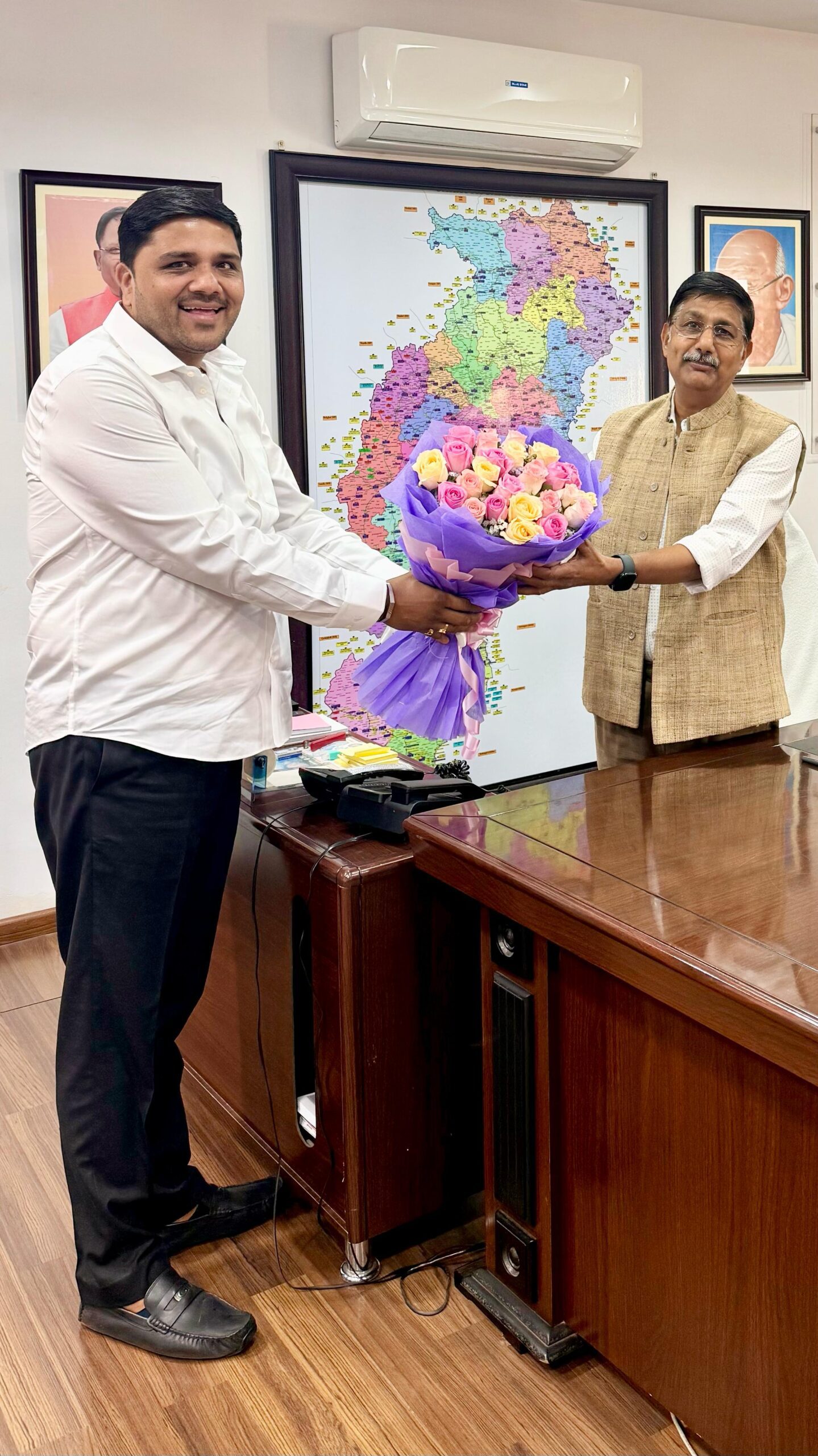 नव नियुक्त DGP अरुण देव गौतम से मिले भाजपा नेता अतुल पर्वत