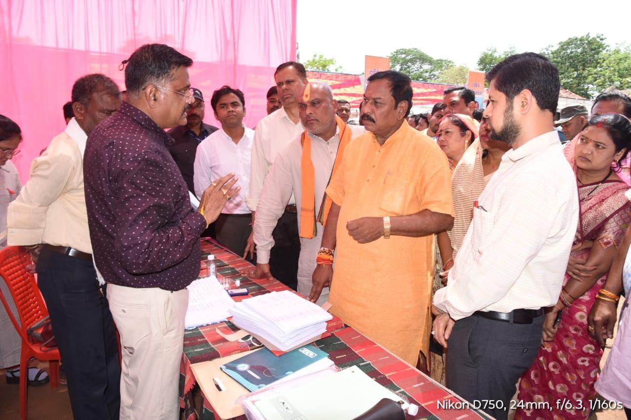 सुशासन तिहार 2025: अण्डा और लिटिया में समाधान शिविरों का आयोजन, हजारों आवेदनों का हुआ समाधान