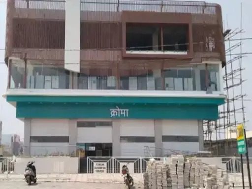 रायपुर के क्रोमा शोरूम में ग्राहक बनकर चोर ने की चोरी